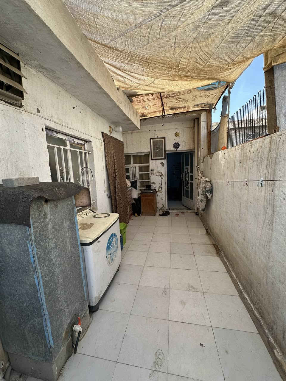 بيت للبيع مساحه ٨٨ متر
السلام عليكم اخوان بيت للبيع مساحه ٨٨ متر طابو صرف بأسمي العنوان / التحرير / دور الضباط الثانيه . 
شراي اتصل وبيك خير وادلل /***********
