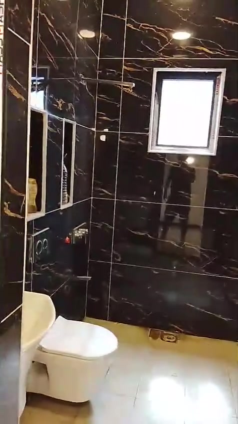عليكم السلام دار للبيع مجمع الرحمن شارع 16 100 متر طابق واحد بناء درجه اولى البيت زيروم ما مسكون وبسعر 88 تنازل شركه 
***********
