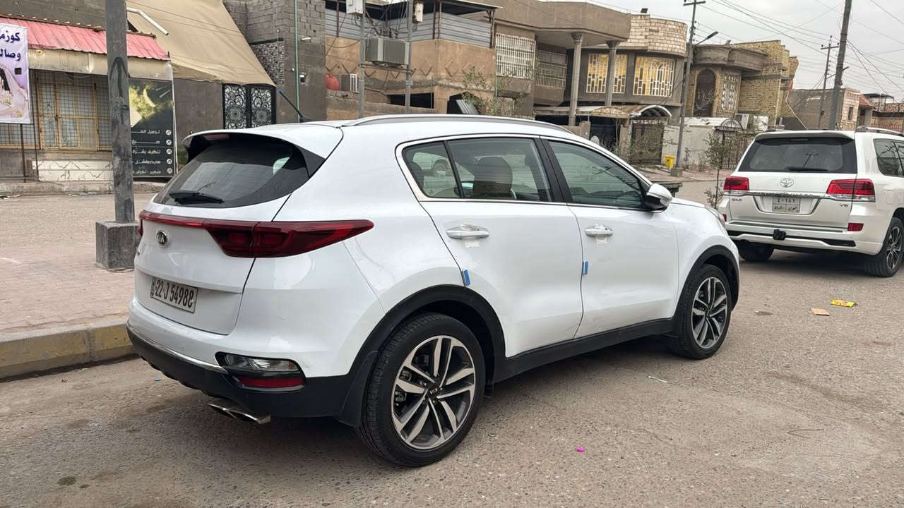 سلام عليكم كيا سبورتج موديل 2020مكفوله ضربه وصبق بيها بارد سنويه 2031 هزه جديده وارد خليجي جاهزه من كلشي مكينه 2000دوش  سعر 170
رقم ***********مكان سياره البصره
