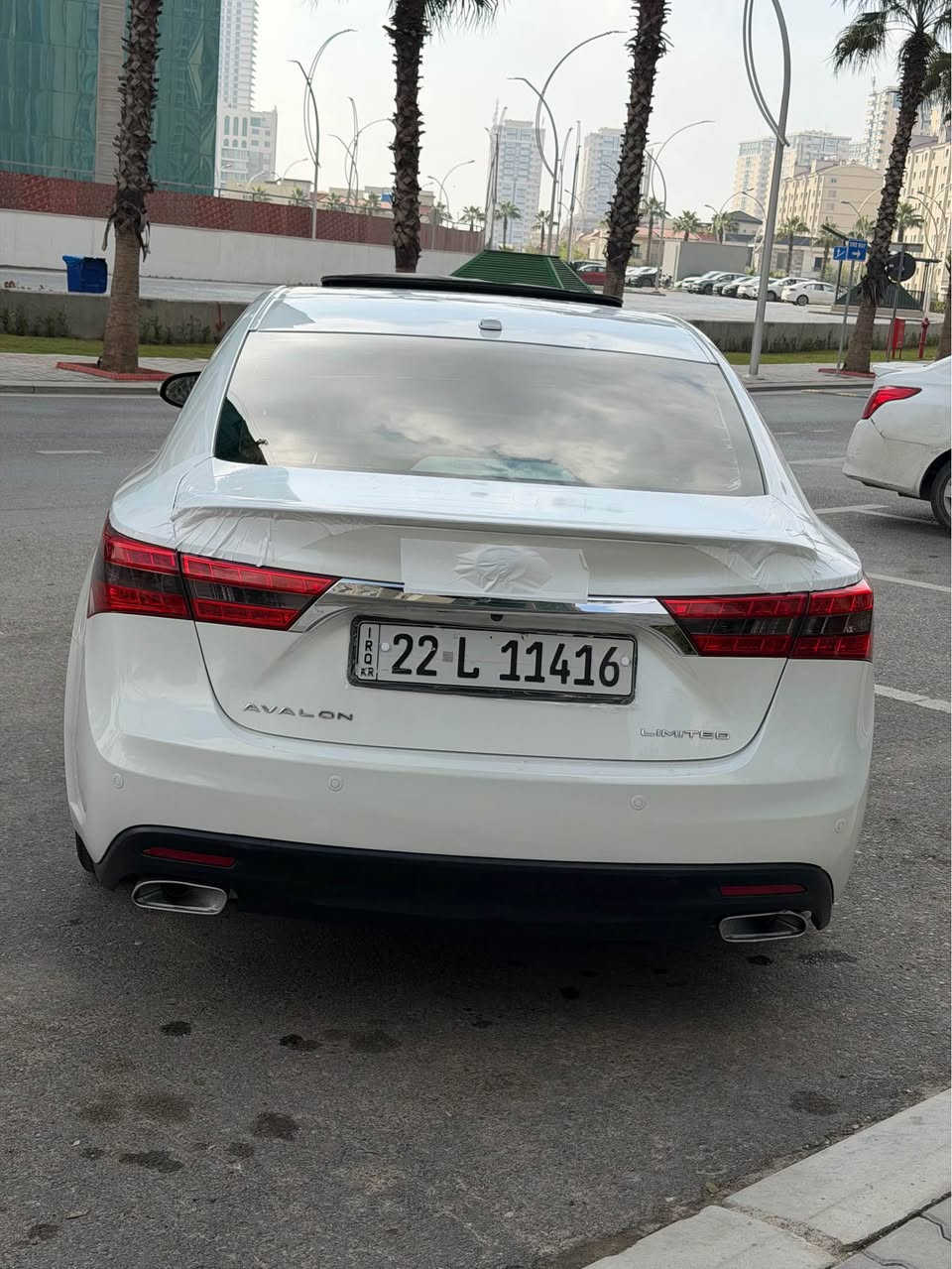 TOYOTA AVALON 2013 LIMITED
ئەفەلۆن ٢٠١٣ خەلیجی 
سەیارەکە بێ سبوخە تەنها تعدیلی هەیە 
هەندەک لە بۆنیدی لەگەل ٣ جێگای دی 
یەک دینار مەسروفی تێدانیە 
گێرو مەکینە بەشەرت نەکرایتەوە
نەرمە تەزرەکی زۆر زۆر وردی هەیە 
گۆرینەوەش دەکەم 
*********** 
182$ مەجال أربيل, العراق
