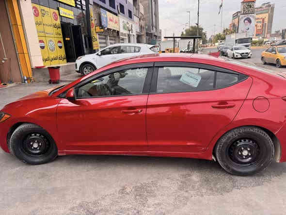 السلام عليكم عندي النترا 2018 
رقم بغداد ب اسمي تحويل ثاني يوم سنويه لل 2030 
حادثهه جاملغ وبنيد يعني صبغ قطعتين فقط باقي السياره بدون صبغ السياره نص فول شاشه جبيره انضمه قياده رادار مري  داخل لونين. ماشيه 86 m  محرك الفين دوش مكينه وكيره كفاله برغي ما مفتوح بيهه السعر المطلوب 122 ورقه وبيها مجال رقم الهاتف ***********
