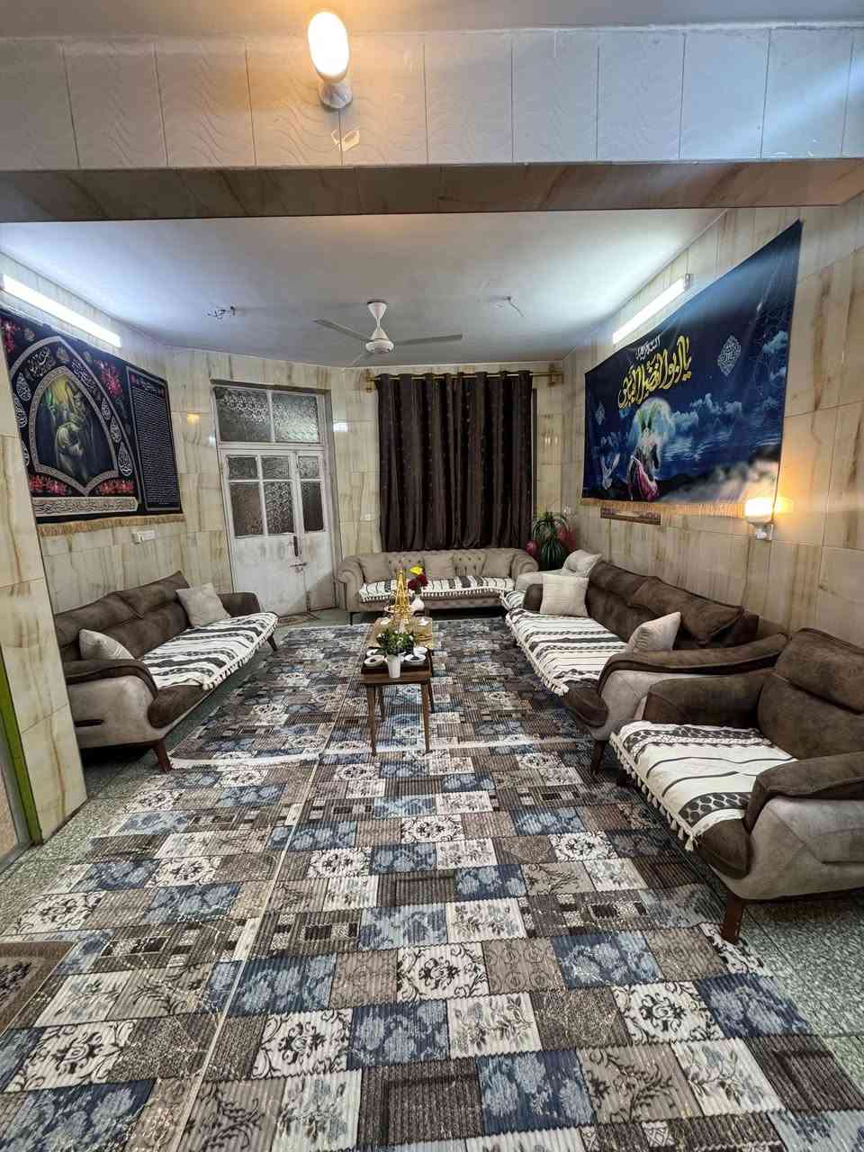 دار سكني للبيع – البلديات (UN) مقابل الجسر
📍 ثاني فرع خلف مقهى عيون البلديات
📐 المساحة: 133.5 م²
📏 ركن – الواجهة 10.5م × النزال 12.5م
🏗️ بناء سنة 2014 – مسلح
🔹 الطابق الأول:
كراج سيارة، استقبال، هول، غرفة نوم، صحيات، مطبخ، ترك.
🔹 الطابق الثاني:
هول، صحيات، 3 غرف نوم.
🔹 الطابق الثالث:
بيتونة + غرفة نوم واحدة.
دار مرتب وموقع مميز مقابل الجسر، قريب من الخدمات ومناسب للسكن العائلي.
📞 للاستفسار والتفاصيل: ***********
📲 متوفر واتساب أيضًا
