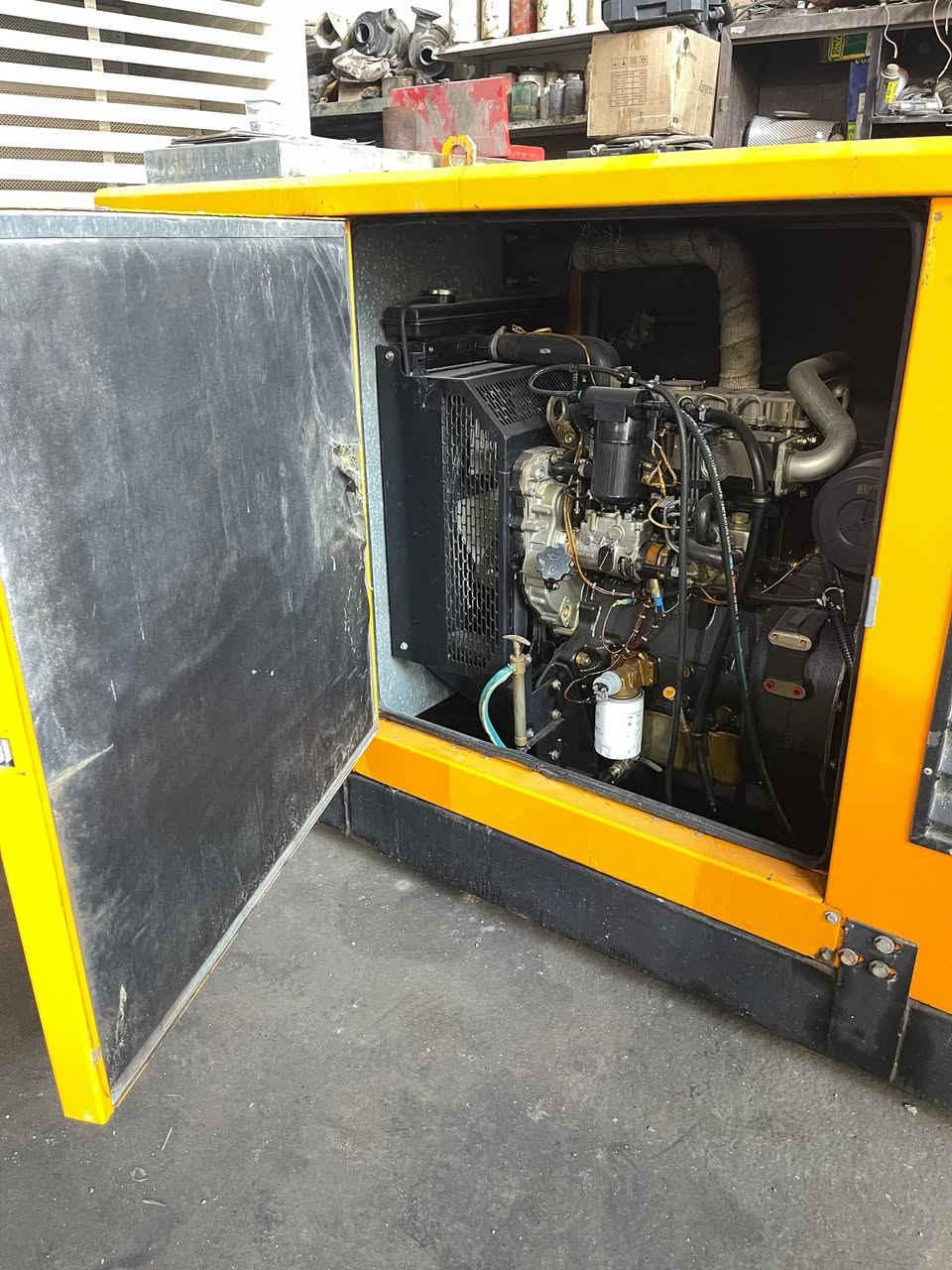 رقمي اسياسيل☎️*********** بيركز انكليزي اصلي اخو زيرو  45 كيفي مشتغل ((( 700 ساعة ))) بلادي ممفتوح متوفر توصيل جميع المحافظات عنوان اربيل
