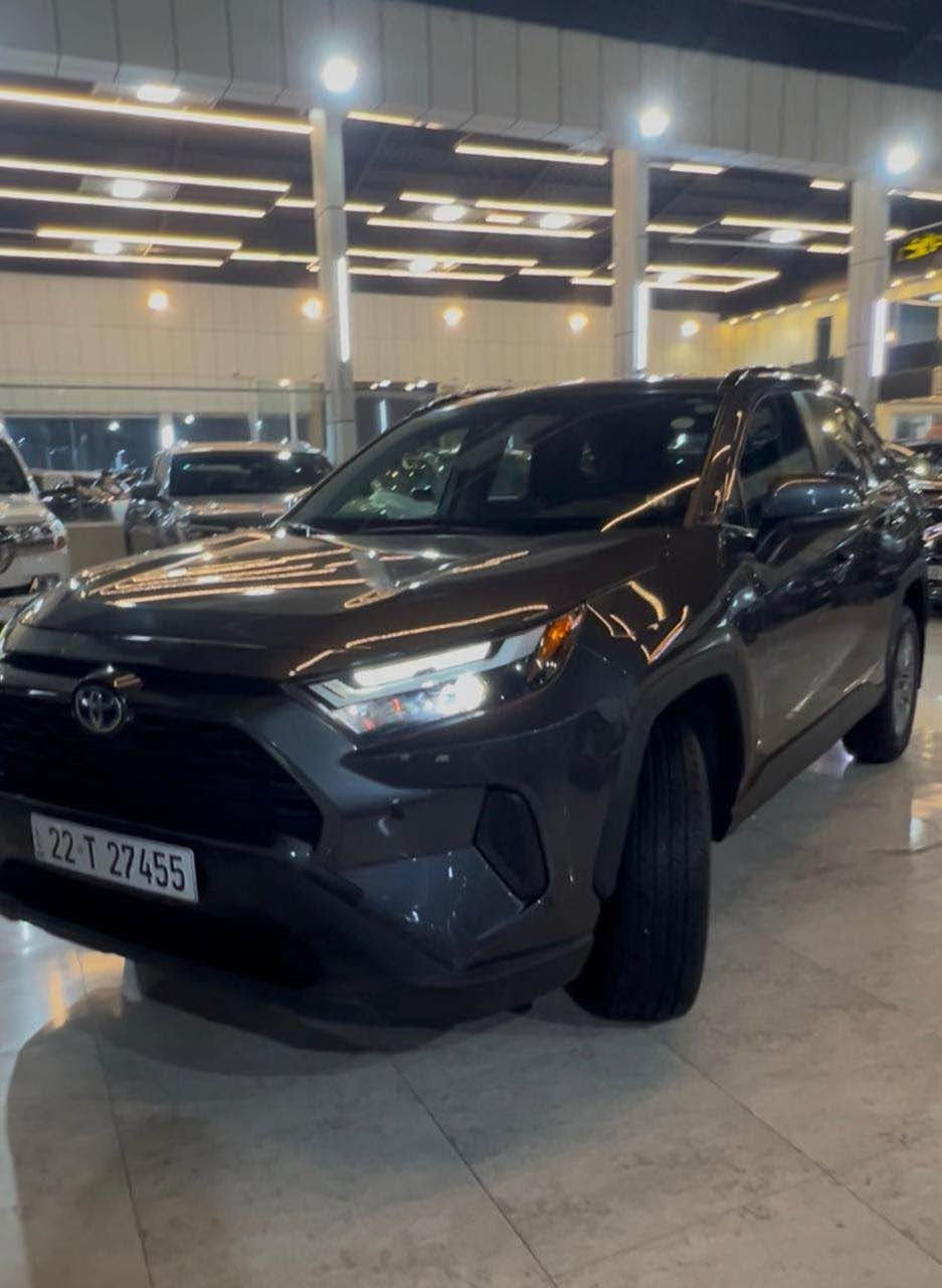 تويوتا RAV4 XLE 2024 أمريكي الحادث فقط دعامي امامي مبدل بلادي نفس اللون (بنزين هايبرد ) .
* تشغيل بصمة (Push Start)..
* مقعد السائق كهربائي .
* شاشة 8 إنش.
* دعم لاسلكي لـ Apple CarPlay وAndroid Aut.
* مثبت سرعة راداري.
* كاميرا خلفية.
ماشيه 45 الف  مكان اربيل سنوية باسمي شرعي
بدون صبغ كل ايرباك سليم    
السعر 243 
***********
*********** أربيل, العراق
