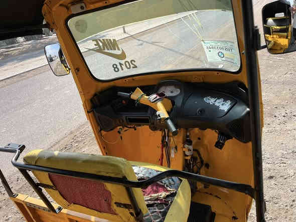 سلام عليكم تكتك بياجو موديل ١٨ وراق صولي محوره تي فيس مكينه بل جيس وتحوير ضمان تكتك ماذب ولا ربع عليه كبل لشارع سعر ٢٧٠٠وبيه مجال مكاني بابل حصوه رقم لهاتف ***********
