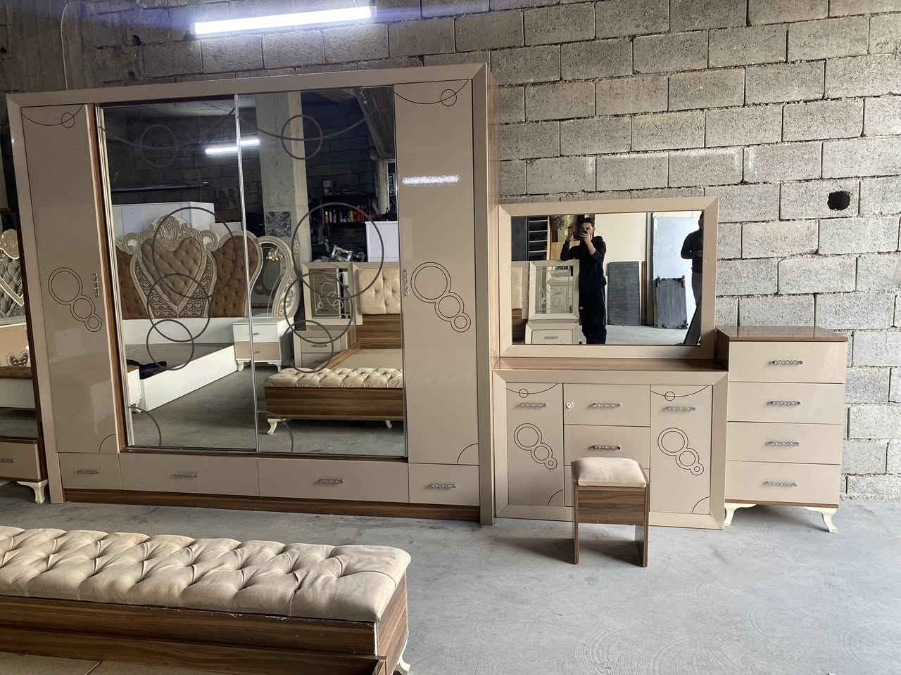 غرفه نوم تركي شرط آخر. الجديد. 9 قطع. السعر. ع رقم ‭0788 894 9966‬
