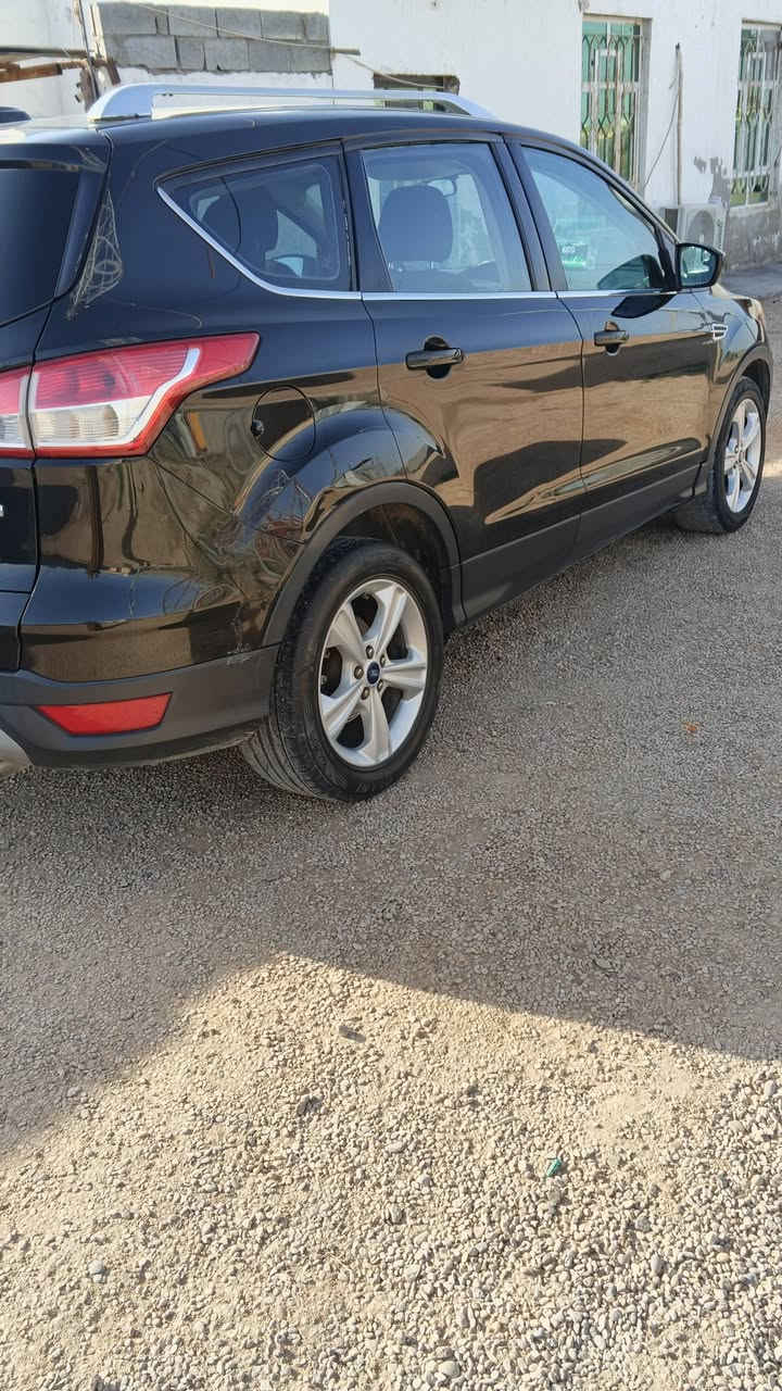 سياره فورتد سكيب فول مواصفات ونضافه موديل 2015 
السكن الحبانيه منطقه السيسي 
رقم الهاتف ***********
