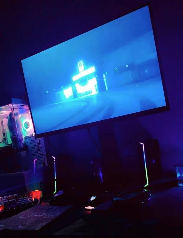 تجميعة كيمنك للبيع 
Razen5 3600s amd
ssd256
Ram32
Rtx2060 supper 
4van 
مع شاشه mass 240 hz
حجم 27

وسماعه سبيكر

سماعة خارجية عدد 2

وكيبورد ميكانيكل

ماوس دراكون 

كرسي كيمنك

استخدامها كلش قليل وسبب البيع التزامات يومية  
السعر  900 وبيها مجال 
مكاني كوت


**إذا كنت صاحب هذا الإعلان وتريد حذفه لأي سبب، رجاءا أرسل رسالة إلى الدعم الفني**