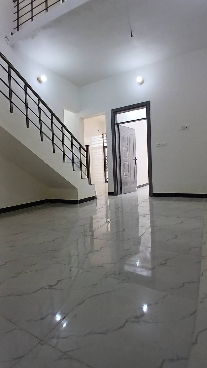على بركه الله بيت للبيع دوانم المعمل مساحه ١٢٥متر طابقين يتكون ٣غرف نوم شغل حلو قرب جامع تبارك الرحمن للاستفسار اكثر اتصل على *********** او مراجعة مكتب زمزم
