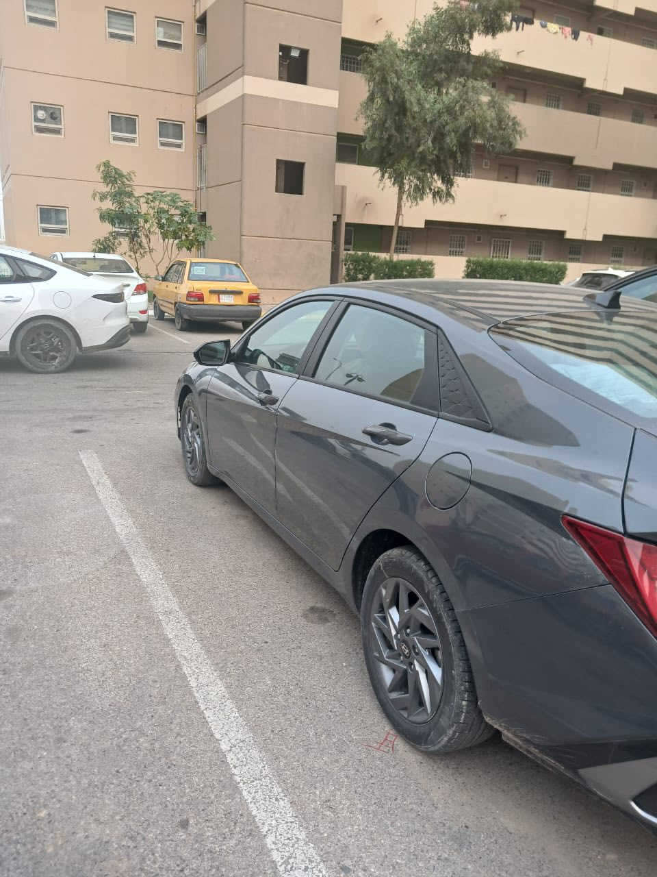 السلام عليكم
النترا وارد أمريكي هايبرد  لون إسمنتي مميز حادثها بسيط قبق جنطة مبدل بدون حوض ودواخل موديل 2024ماشية 29 ميل رقم انكليزي ابسمي بصمة رادارات سياقة ذاتية توقف ذاتي فول عدا الفتحة مكاني بغداد الجديده والسعر 158 وبيها مجال بسيط ***********
