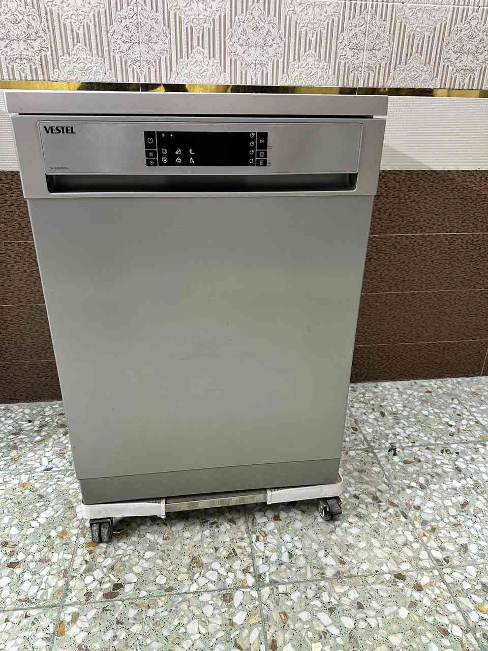 غسالة صحون
مثل متشوفون نظافتها 
سبب البيع عندي سفر 
400 الف


**إذا كنت صاحب هذا الإعلان وتريد حذفه لأي سبب، رجاءا أرسل رسالة إلى الدعم الفني**