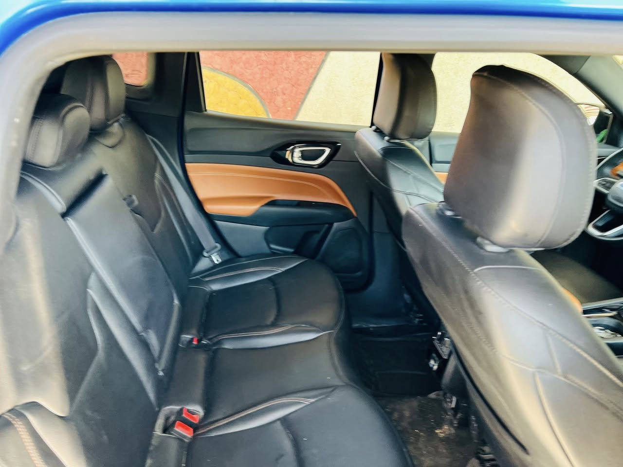 السلام عليكم شباب جيب كومباس موديل 2024 سياره طك كارتون ارقام نكليزي تحويل ثاني يوم قماره سوده بلاد  ماشيه 8 آلاف سياره فول ماعده ال فتحه الاستفسار ال اتصال ع الرقم ***********
