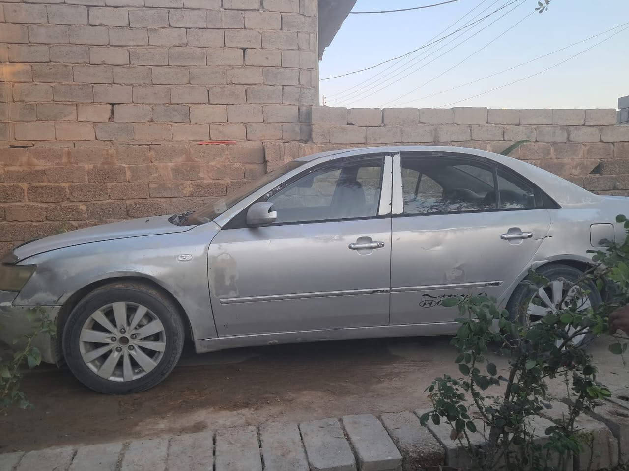 السلام عليكم
سوناتا للبيع موديل 2007
محرك 2000
السعر 60 وبيها مجال 
*********** اثير
*********** كورك
