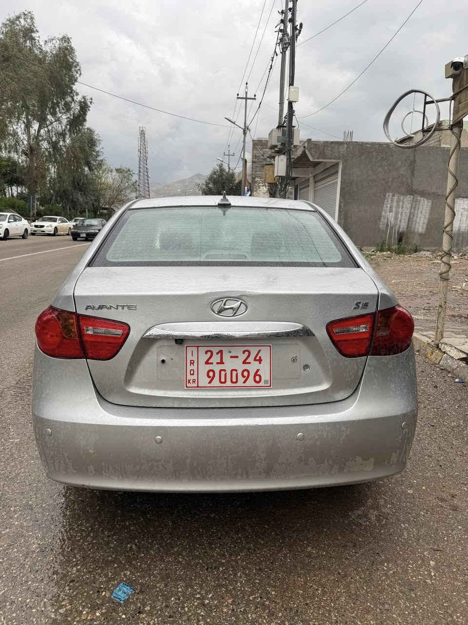 ئاڤانتی 2010
براوەی دوبەی
تەبریت لەمس و گێچ وەنەوشە
لایت رەش و ئیکۆ
سەقف وەک شوشەیە
مەکینە ١٦ ی دەکشن بەرز
سەقف کەڤەر بەشەرت
زۆر پاکەو مالی دۆستە 
140 Km ڕۆشتووە
شوێن :دەربەندیخان
*********** واتس ئپیش لەسەرە
