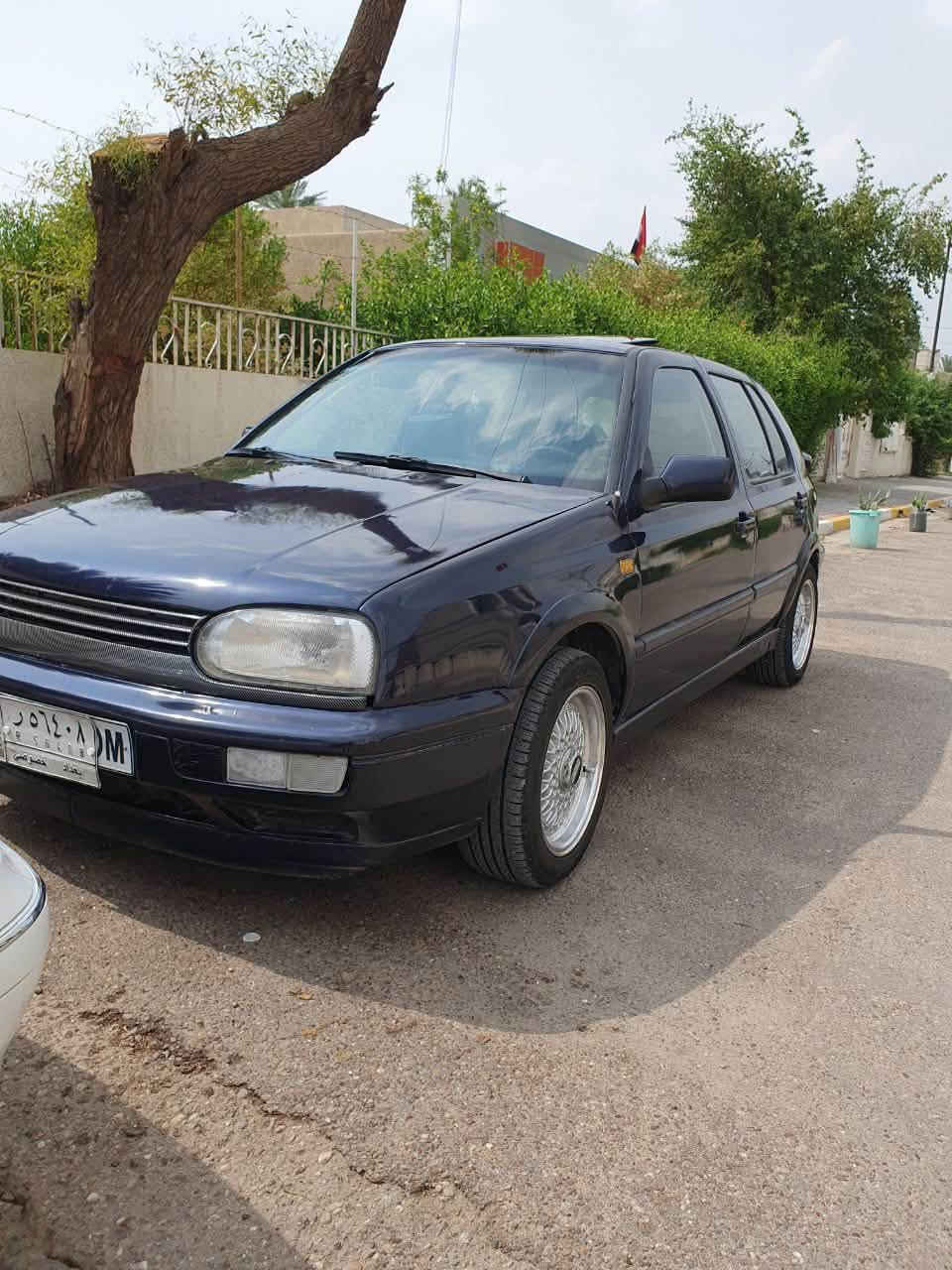 سلام عليكم كولف للبيع مويل 92 محرك 2000 كير اتو تبريد شغال سعر 43 مكاني بغداد ***********
