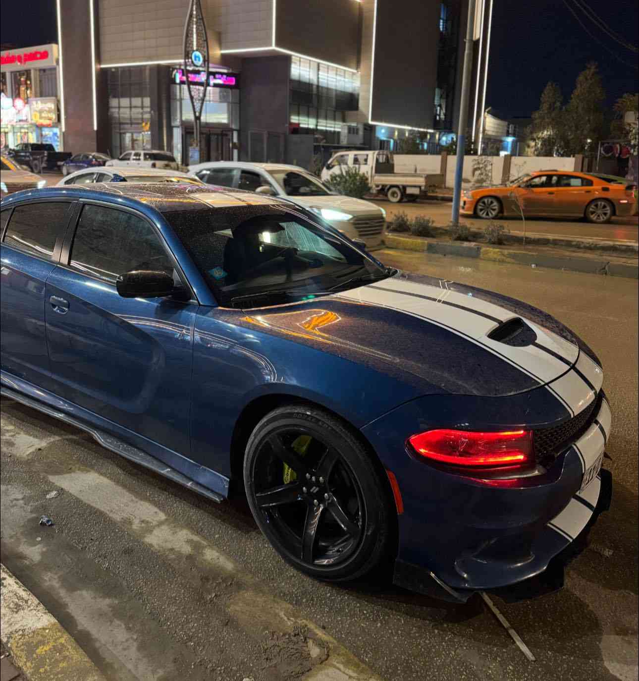 للبيع: دودج جارجر ار تي  R/T HEMI
الموديل: 2022
المحرك: 5.7 :HEMI V8 
الكير: أوتوماتيك 8 سرعات مع خاصية التبديل اليدوي  بالسترين 
نظام الدفع: خلفي (RWD)
عداد المسافة 50 ميل وقابل لزياده 
اللون ازرق
شاشة كبير 
كاميرا خلفية + حساسات رجوع
تحكم كهربائي بالمقعد الامامي
مثبت سرعة + تحكم سترين
فتحة سقف كهربائية
ويل 20 نجمه تو سايز
حادث جاملغ وبنيد
السيارة نظيفة جداً من الداخل والخارج ومشاء الله عليها 
وبعد بيها موصفات المعروفه مال الارتي 
💰 السعر 235 وبيها مجال بسيط 
مكاني بابل حله 
رقمي : ***********
‭٠٧٧٢ ٢٠٧ ٥٠٧٠‬

