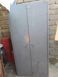 دولب حديد • قابل تفاوض • موصل