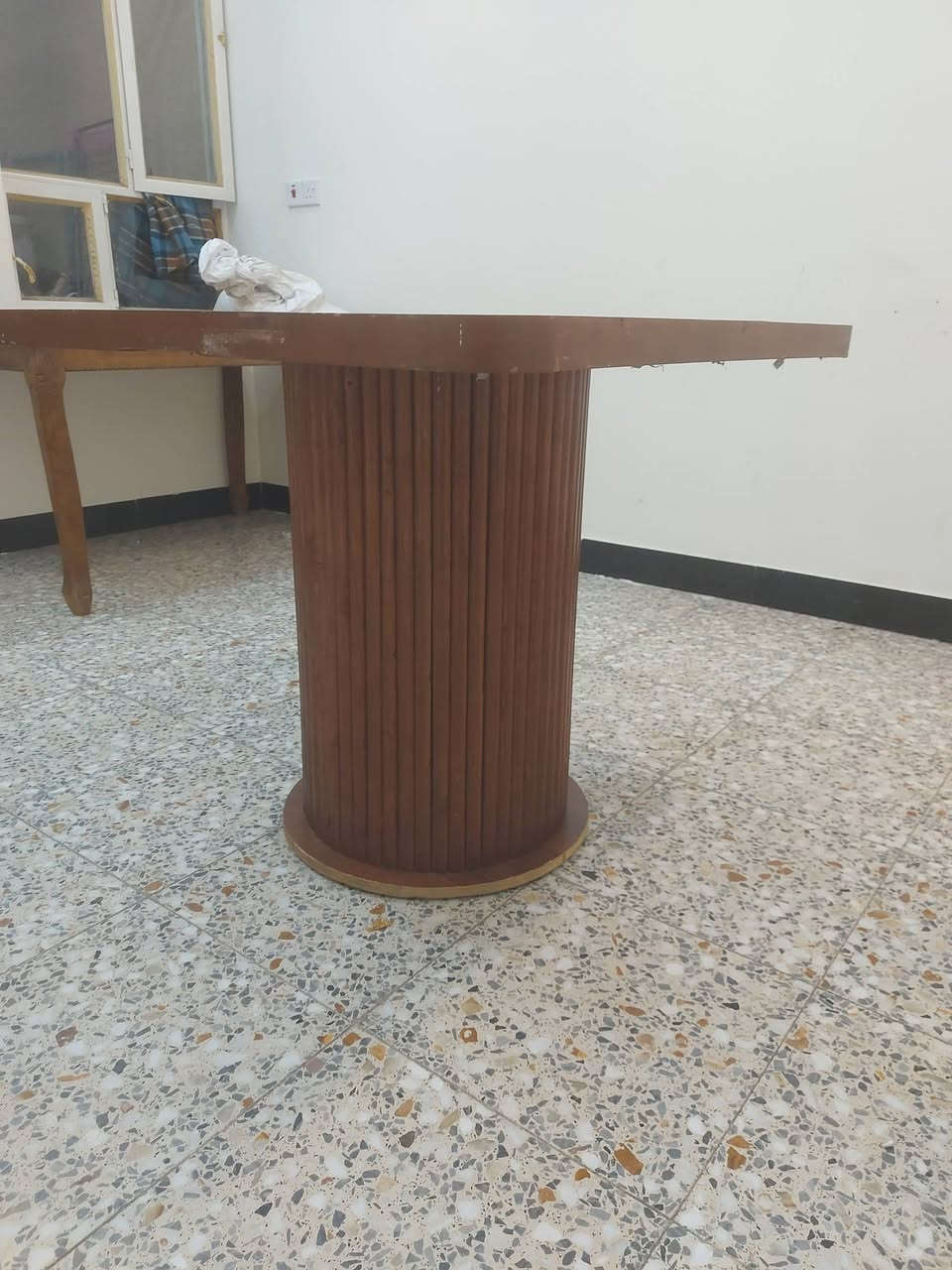 ميز طعام صاج و3 كراسي وميزان صاج نأصي [2] 100 الف دينار بغداد الدورة الاتصال على الرقم***********
