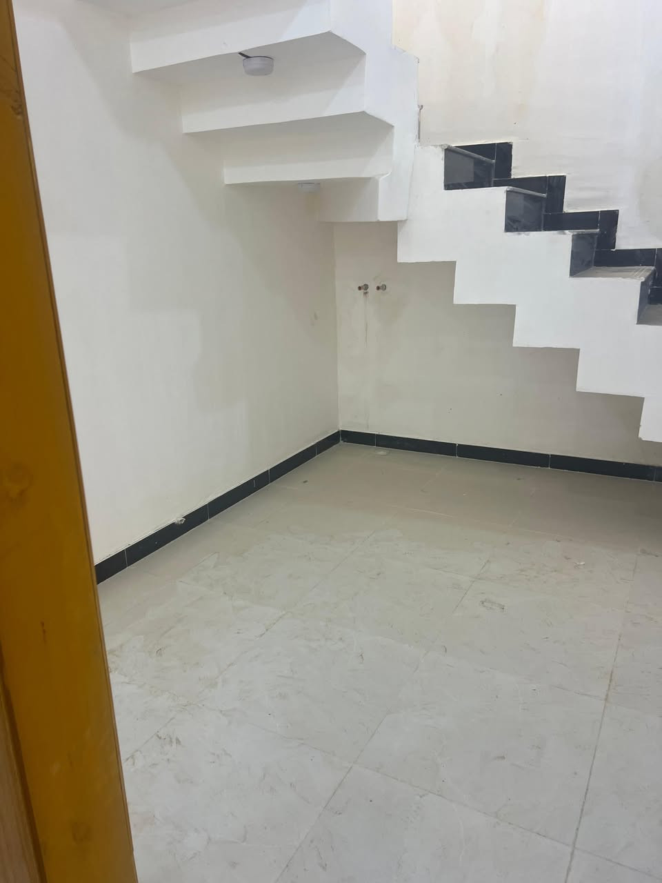🏡 دار للإيجار 🏡

📍 الموقع: الحلة – خلف البنزين خانة / شارع 80

للاستفسار ومزيد من التفاصيل، مراجعة مكتب #الاعمار_للعقار_والتصميم_والتنفيذ
📌 الكائن في: الحلة – شارع 60 – داخل فرع العميد قيس المعموري – مجاور مدينة حمورابي السياحية.

📞 للاتصال:
☎️ ***********
☎️ ***********

✨ نسعى دائماً لتوفير أفضل الخيارات العقارية بما يناسب احتياجاتكم.
