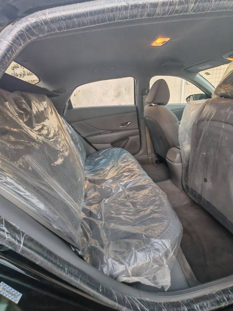 🔰 هيونداي النترا 2023 SEL
🔸وارد أمريكي (سرقة جامغات اثنين وبنيد اماميات)
بدون حادث رقم ذي قار

🟠  المواصفات
• المحرك: 2000 (2.0L) اقتصادي وقوي
•
•  (لوحة التبريد الأمامية كاملة رقمية).
• ⁠شاشة الوسط: لمس كبيرة تدعم آيفون وأندرويد (Wireless).
• ⁠التشغيل: بصمة تشغيل + بصمة أبواب + تشغيل عن بعد+دخول ذكي

✅ الأنظمة والمميزات:
• رادارات: رادار جانبي (نقطة عمياء)، رادار تحديد مسار، رادار مانع تصادم.
• كاميرا: كاميرا خلفية دوارة عالية الدقة.
• القيادة: نظام Drive Mode (اقتصادي، رياضي، عادي).
الويل:  SEL بلاد.
• التبريد: جيد جداً (قطعة وحدة).
ماشية 31 الف فقط وبانزين كله محسن 

📝 منظومة عدسات لد جديدة
مكان السيارة ناصرية وبأسمي *********** ناصرية, ذي قار
