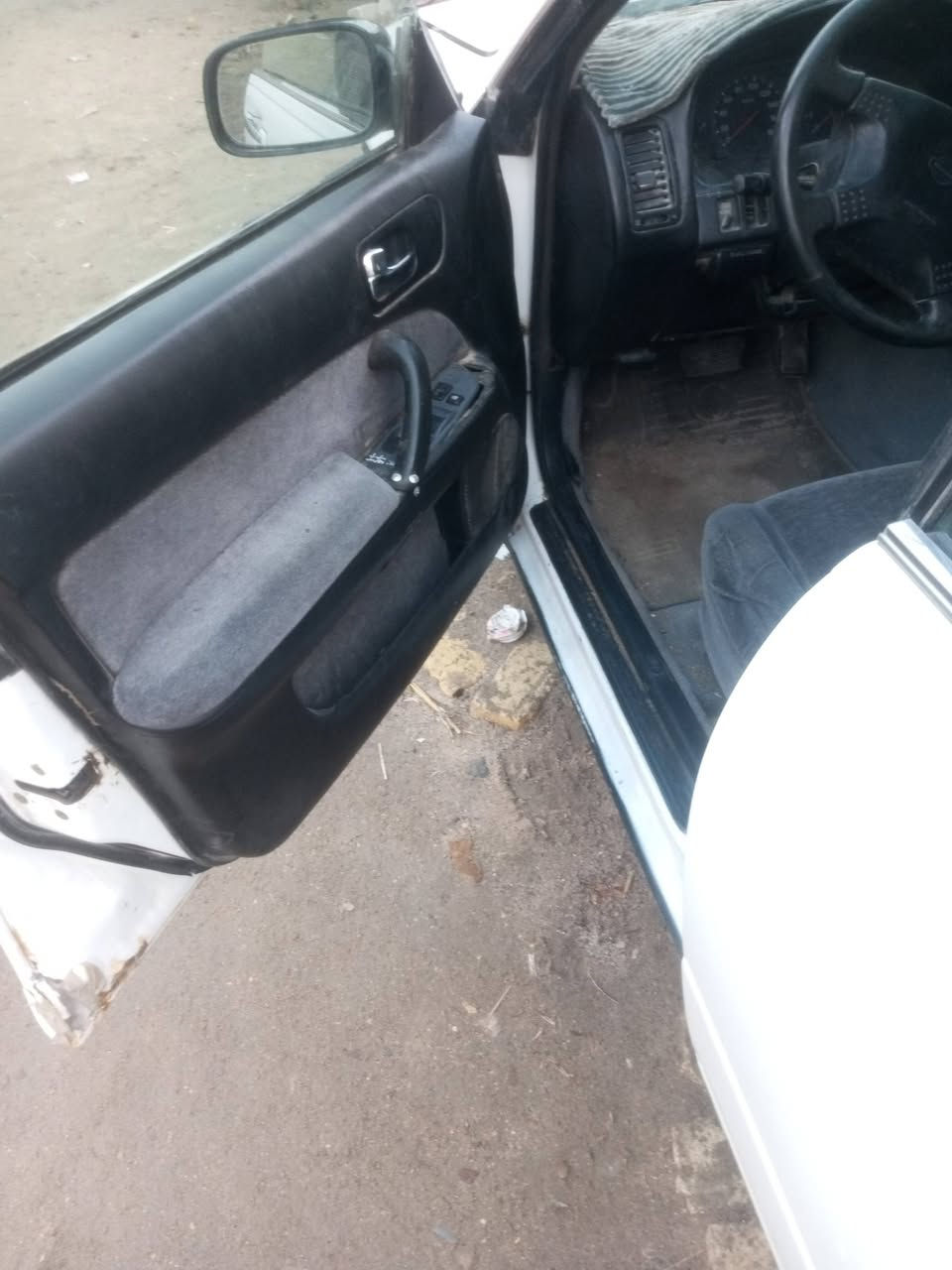 نسيان سدرك ٢٠٠٢ محرك ففتي وكير  حداديه ،نظيفه تبريد شغال بيها نواقص قليله بريك دوستين يلا يلزم سنويتها ساقطه ٢٠٢٠ مشروع وطني راعيها بالناصريه / شطره مكان السياره ناصريه مركز محافظه  ***********
