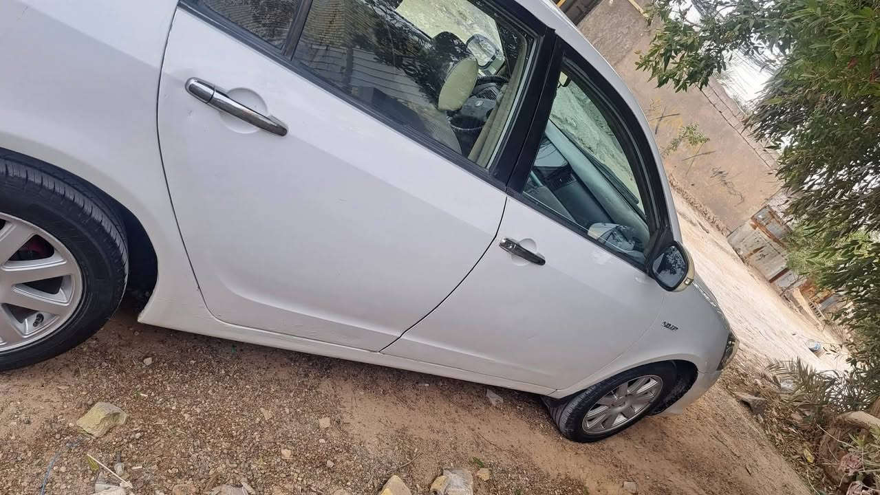 السلام عليكم جيلي موبل موديل 11رقم بابل دولي سيارة لا تبديل و لا صبغ كير ومحرك بلاد 1600 لاتنقيص ولا تبخير ترايك وين ما يعجبك كهربائية كله شغال شاشه  سنترلوك  تبريد شغال سياره مال جناي كلش نضيف وحلوه سياره مامتعوبه مكان كربلاء المقدس 
السعر 52 بيه مجال حك الجويه
التواصل ***********
