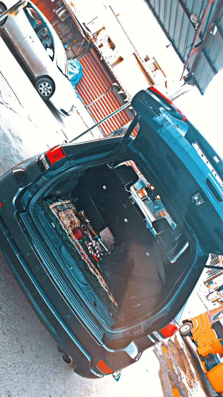 جيب 2015 فول مواصفات  سياره كلش نضيفه واذا اكو مراوس بجارجر نضيفه ❤️
حادثها جاملغ وبنيد بدون دواخل  رقم بغداد باسمي تحويل ثاني يوم   العنوان بغداد الدوره شارع معلمين  سياره ماشيه ٩١ ميل حقيقي السعر ٢٠٥ وبيها مجال قليل وربي يرزق الجميع.    للاستفسار الاتصال عله رقم ***********
