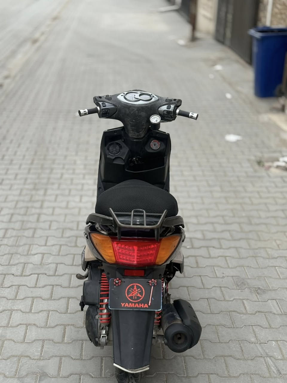 للبيع دراجه سكنس فحل مال رمبه   ماشيه ١٦الف حقيقي كفراته اصليه  محرك بلادي برغي مملعوب بيه كهربائيات كلها شغاله وراقها كامله أوي نقص مابيها السعر (٧٥٠》الف العنوان بغداد الكرخ الاتصال على الرقم ***********
