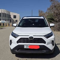 تویوتا راف 4 موەسەفات  XLE مۆدیل 2023 ماوەی رۆشتن (26 )میل  سلاید  و ب...