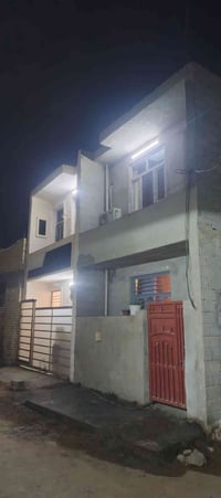 وبركاته يوجد لدينا بيت مساحته 50متر عرفه نوم وحده صاله مطبخ خدمات البي...