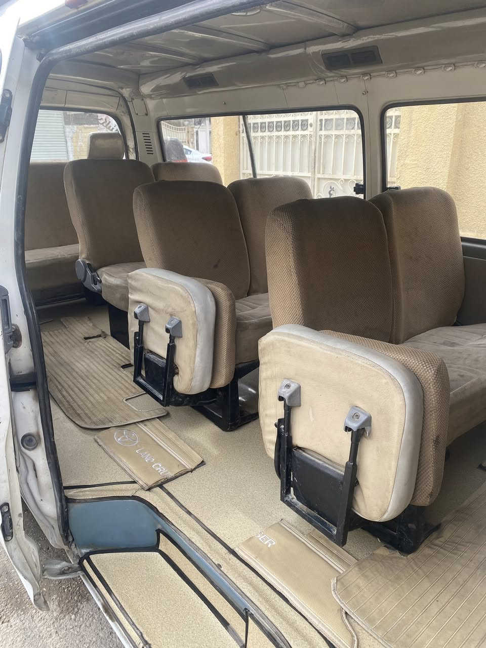 ‏سلام عليكم فتون للبيع 2009 رقم إنكليزي السياره كامله مال جناي بغداد البياع***********
