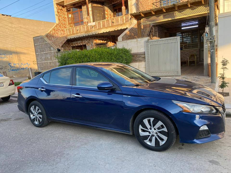 السلام عليكم التيما موديل 20 موصفات Sالضرر 3 قطع صبغ  بدون دواخل ماشيه 150 الف كيلو سنويه جديده السعر 135 بيها مجال ***********
