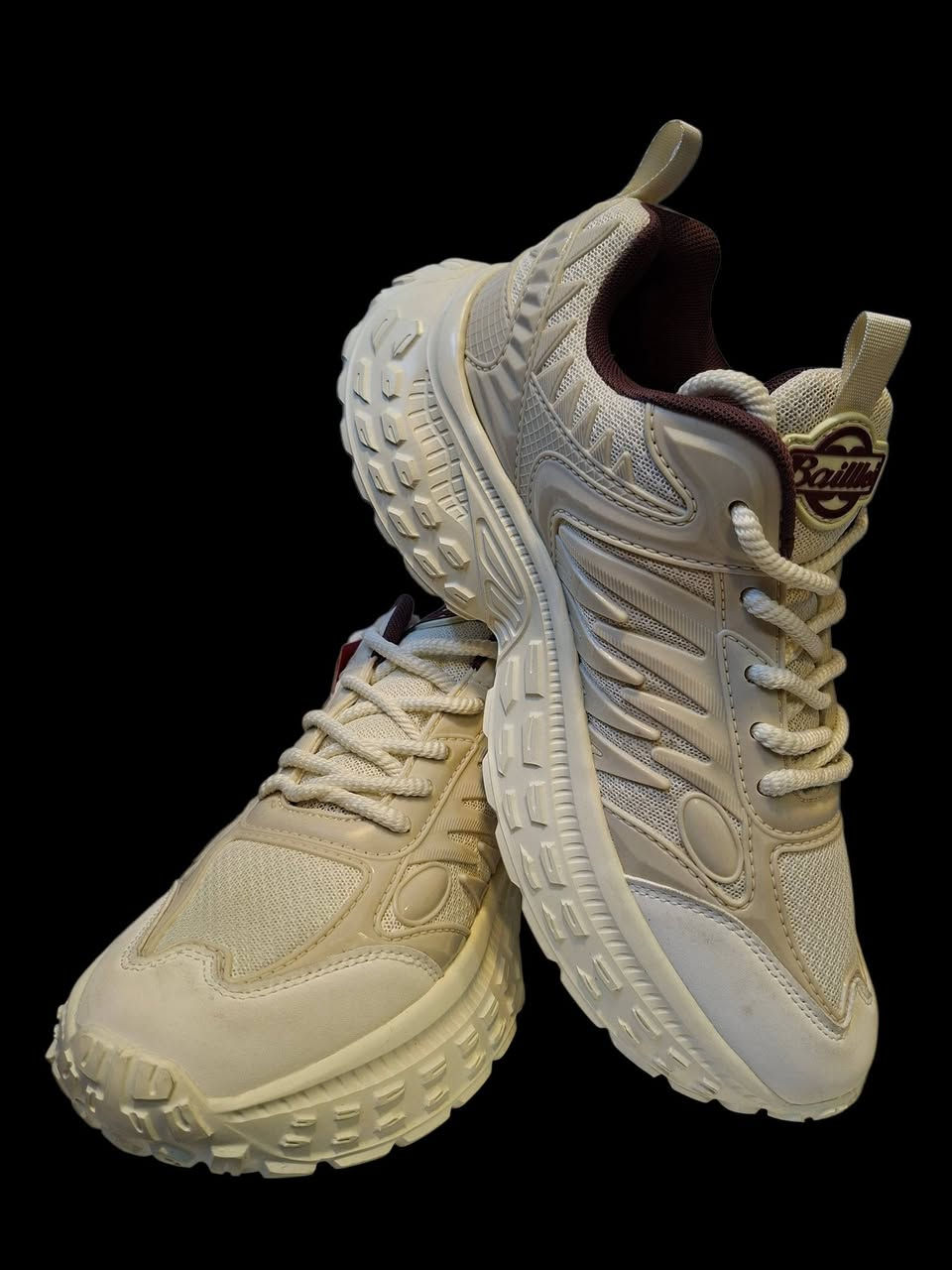 #اثير_اللاحذيه_اوربيه_وتجهيزات_رياضيه
تم وصول بضاعه جديده 
اترانشوز   باله سنغفوري غير مستخدم كافي موديلات   
والقياسات 

العنوان / حبانيه سيسي سوق العصري مجاور قاعه البوريشه
هـ/***********
