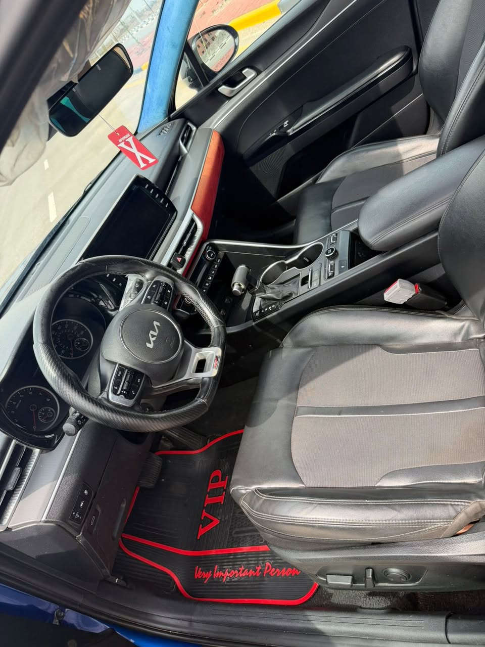 السلام عليكم 
كيا K5. موديل 2022
وارد امريكي.  صور ضرر بلمنشور
فول مواصفات 1/1. جيتي لاين
معروفه مواصفات جيتي لاين
رقم شمالي. جاهزه السياره تبريد كير محرك حداديه تخم تاير. ماشيه 43m
مكاني بصره
للبيع و مراوس 
***********
