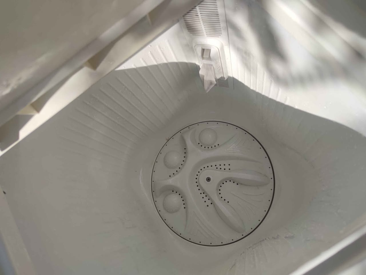 غسالة LG كوري 9 كغم للبيع 🔹
ماركة: LG EL ENERGY
السعة: 9 كيلو
تايمر غسيل + تايمر عصر
حالة جيدة وشغالة 100%
نظيفة وتخدم بدون مشاكل
💰 السعر: 45
📍 للتواصل خاص بغداد, العراق


**إذا كنت صاحب هذا الإعلان وتريد حذفه لأي سبب، رجاءا أرسل رسالة إلى الدعم الفني**