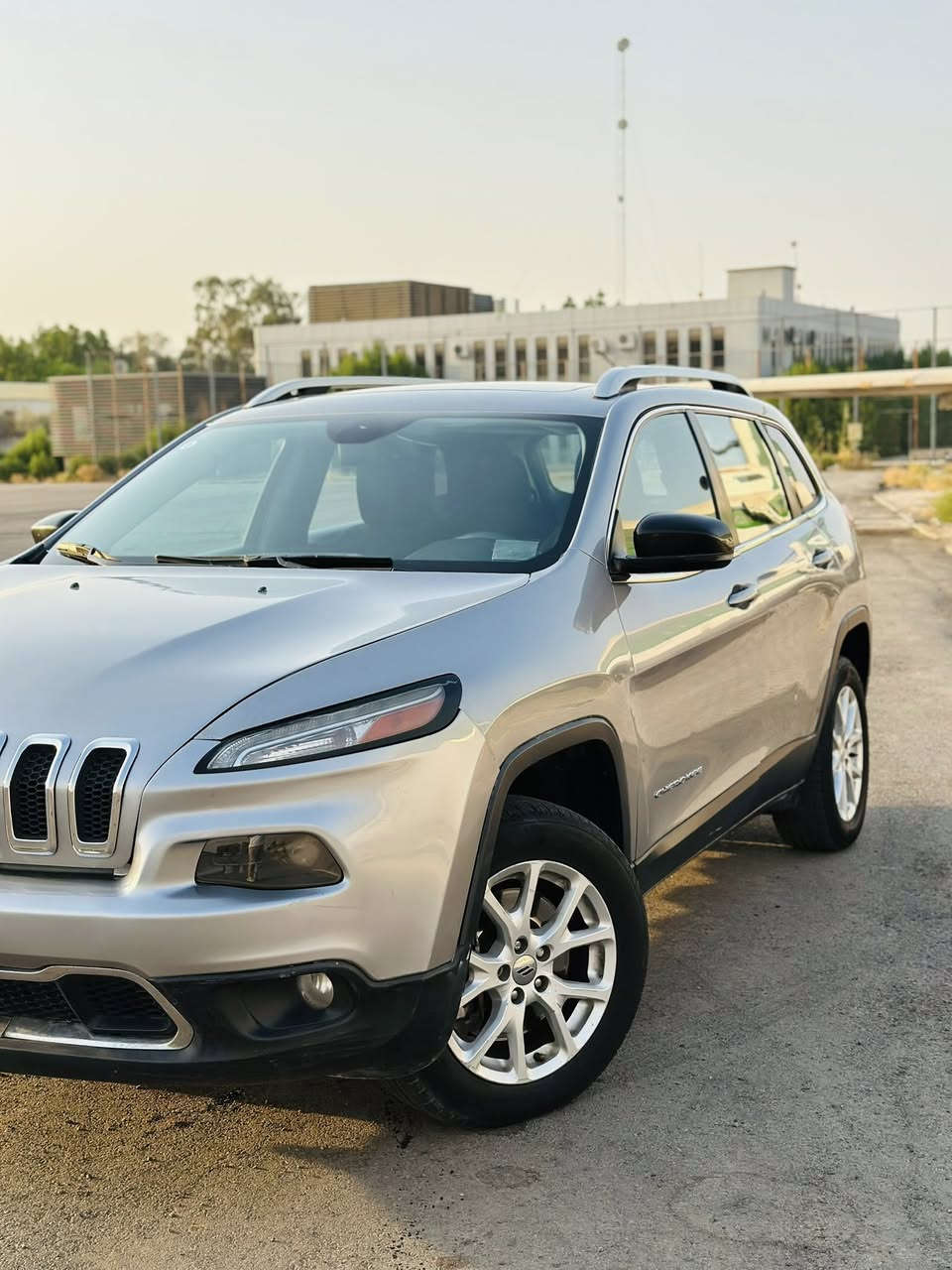 جيب 2017 
فول الفول 
بانوراما 
جنطه كهرباء 
حساس امامي خلفي جانبي 
لايت لد 
بك لايت لد 
دبل اكزوز 
6 سلندر 
كير 9 نمر 
مري هيتر 
نقطة عمياء 
ماوس 
سايد بريك بصمه 
اوتو ستوب 
كشنات كهرباء 
دخول ذكي 
تشغيل عن بعد 
بصمة 
تحكمات ستيرن 
تدفىة كشنات 
تبريد 
تدفئة ستيرن 
تبريد منفصل 
السعر 125 وبيهة مجال 
***********
حادثهة دعاميه وشبر صبغ بل بنيد على كد الشباك  بدون دواخل
