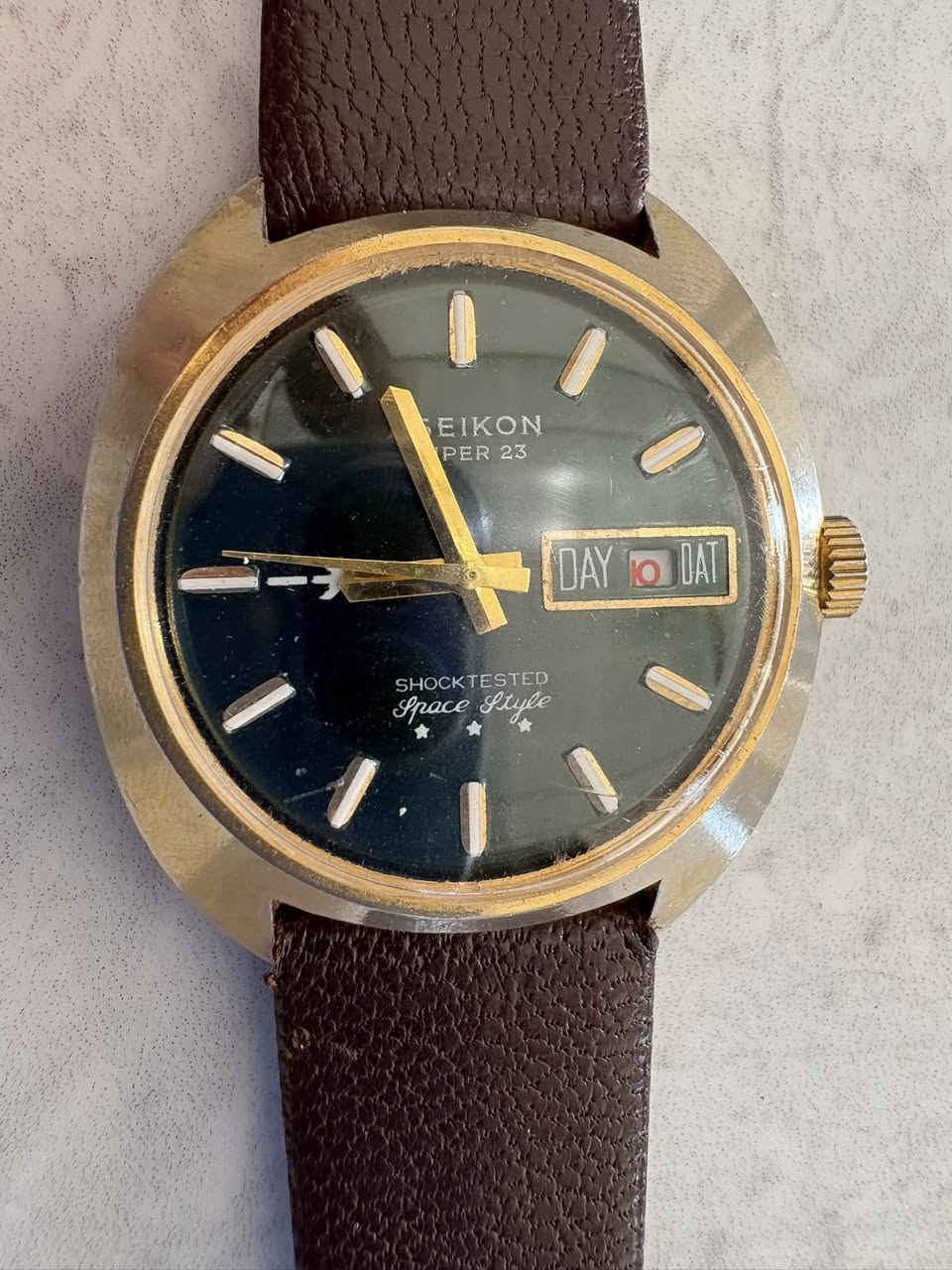 متوفر ساعات كوك نتاج قديم سويسري وفرنسي والمانيه ساعات شغله  استفسار خاص


**إذا كنت صاحب هذا الإعلان وتريد حذفه لأي سبب، رجاءا أرسل رسالة إلى الدعم الفني**