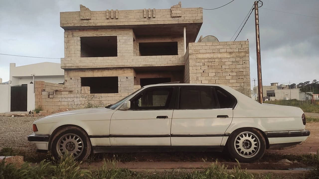 السلام عليكم. بي ام 735 موديل 91 سنوية 2029 سيارة بدون ضرر داخل نظيف فول كهربائيات السعر 33 رقم الهاتف ***********/***********
