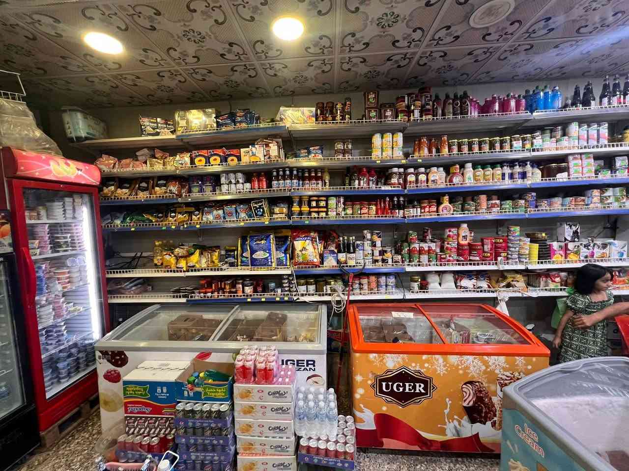 سلام عليكم موجود اسواق للبيع كاملة كل ملحقتها فقط المواد الرفوف الثلاجات التابعة لالسواق 9 ثلاجات عامودية ومجمدة كبيرة و ثلاجة متوسطة للتواصل على الخاص والاستفسار موقع بغداد حي العامل خلف هايبر ماركت ***********
