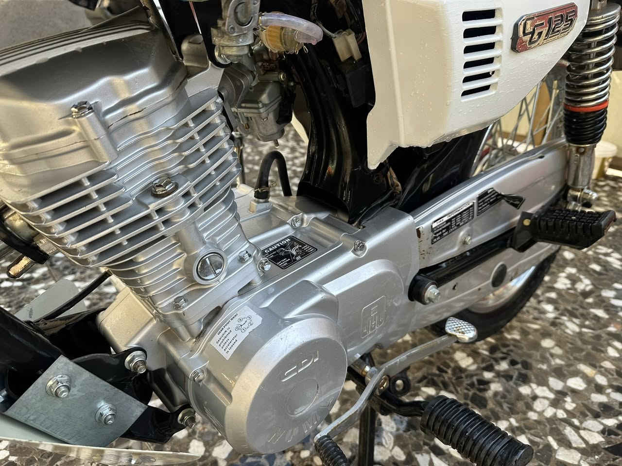 دراجه  كلك نامه امتياز موديل 25 مكفوله من السرقه ومن كلشي كلشي شغال بيها انكر هندر وروح نضافه100‎%‎ شوفت عينك بلصوره مكاني كربلاء فلكه الثوره السعر 450 ومجال قليل كلش الرقم ***********
