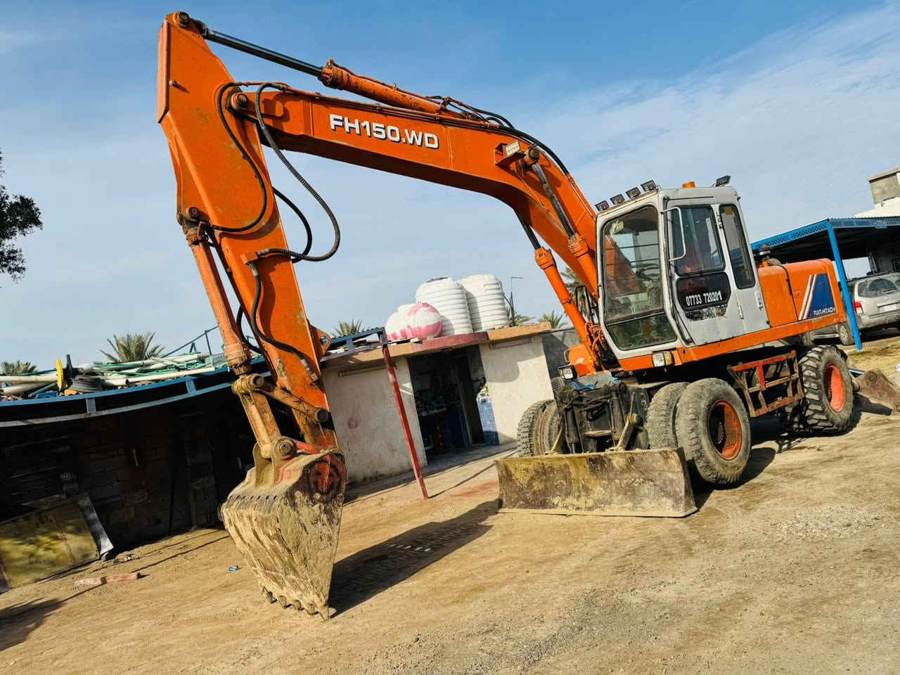 السلام عليكم حفاره للبيع  هيتاشي تاير موديل1994 رقم دهوك وبسمي سنويه2027 حفاره محرك ازوزه شرط مامفتوح حفاره خير من الله كفاله عامه شاصي كفاله عامه تخم تاير جديده حركه خير من الله كل نقص مابيهه الشراي يتصل 
#الستفسار***********واتساب
#الستفسار***********واتساب
