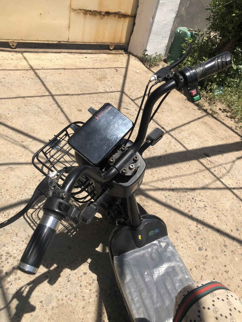 السلام عليكم دراجه شحن حجم 14 نوع Happy اربع بطاريات 48volt 12ah ملف حجم 500 واط دبلات اماميه وخلفيه شغالات تايرات جدد لايت امامي دبل شاشه بلوتوث اشاير يمين يسار هورن شغال بريك امامي خلفي شغال الدراجه جاهزه السعر 240 وبيها مجال بسيط مكاني اللطيفيه


**إذا كنت صاحب هذا الإعلان وتريد حذفه لأي سبب، رجاءا أرسل رسالة إلى الدعم الفني**