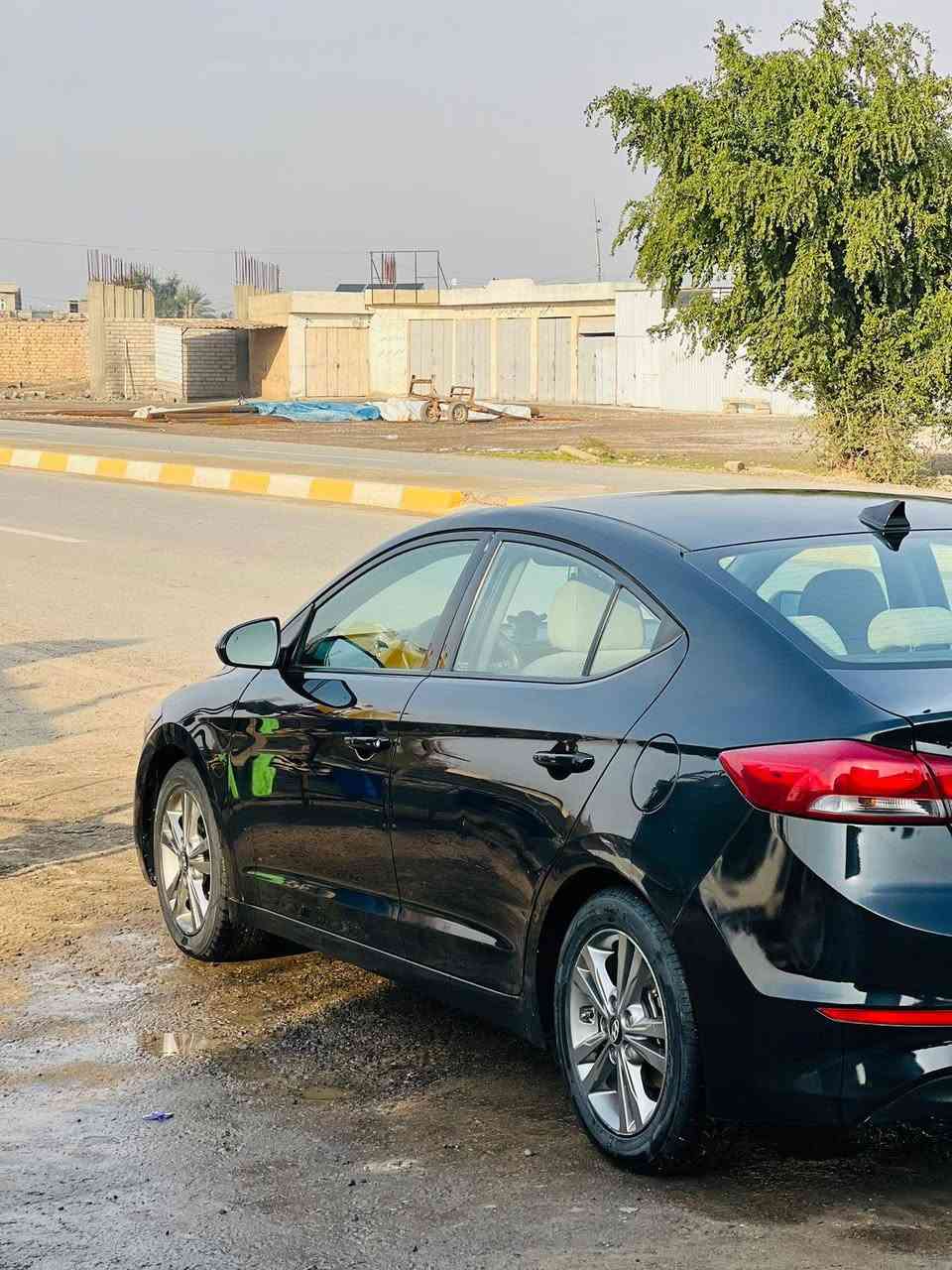 السلام عليكم النترأ 2018
فول مواصفات ماعده البصمه والتنته شاشه كبيره وكامره دواره 
رقم سليمانيه  هزه وسنويه جدد
بيه قطعتين صبغ وبيه ملاحضات بصيطه بيع او مراوس حسب القناعه للستفسار اتصل عل رقم او خاص متوفر

***********
