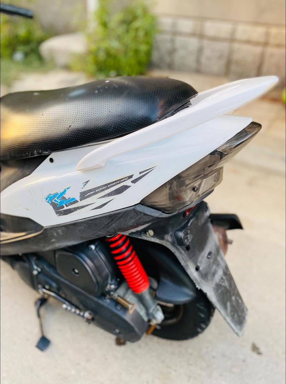 السلام عليكم 
ماكس عدله دراجه نضيفه ومابيها نقص
لايت امامي خلفي سلف اشاير كلها شغاله 
دراجه نكره شلعه ومشي 50 بلاد 
اينقص مابيها 
مكاني ناصريه مركز 
رقمي ‭(‭٠٧٨٢ ٧٧٤ ١٨٢٥‬)
