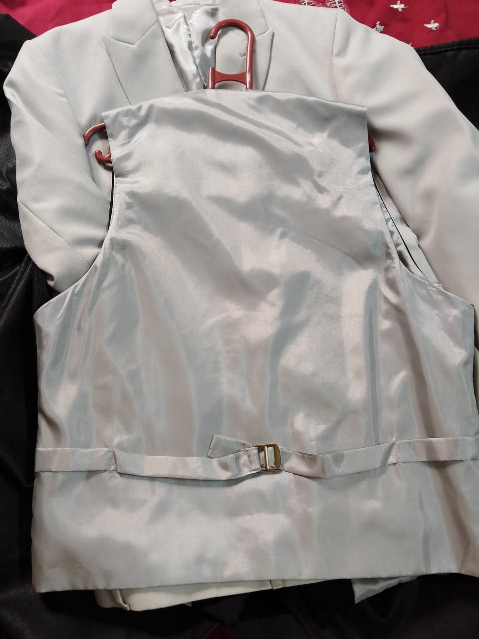 من رخصة الادمن قوط للبيع قياس48ملبوسات مرة وحدة فقط وحاليا مغسولة ومكوية مع كل قاط قميص قياسL


**إذا كنت صاحب هذا الإعلان وتريد حذفه لأي سبب، رجاءا أرسل رسالة إلى الدعم الفني**