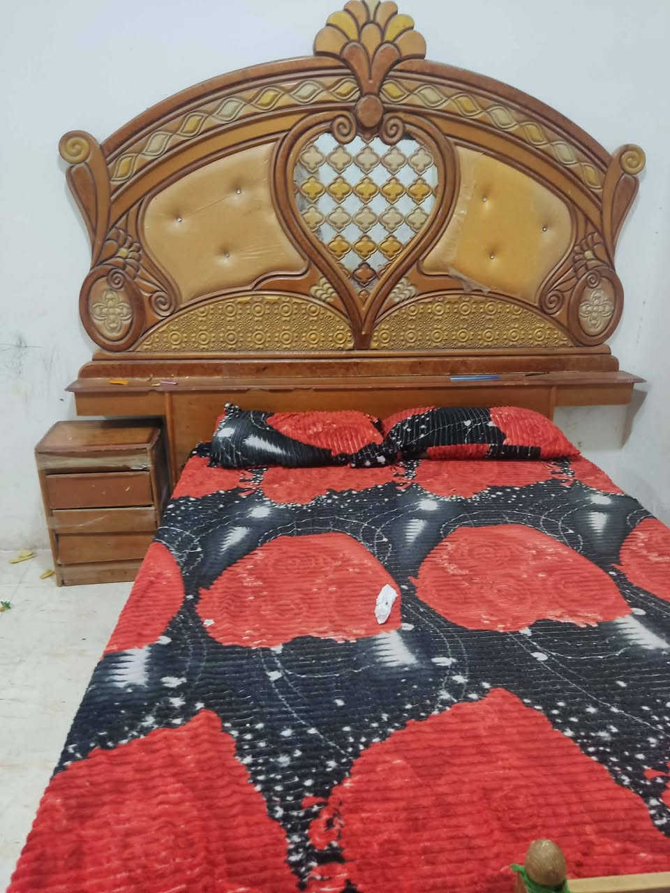 غرفة للبيع سعر 250 وبيها مجال
‏‪0783 487 3735‬‏
