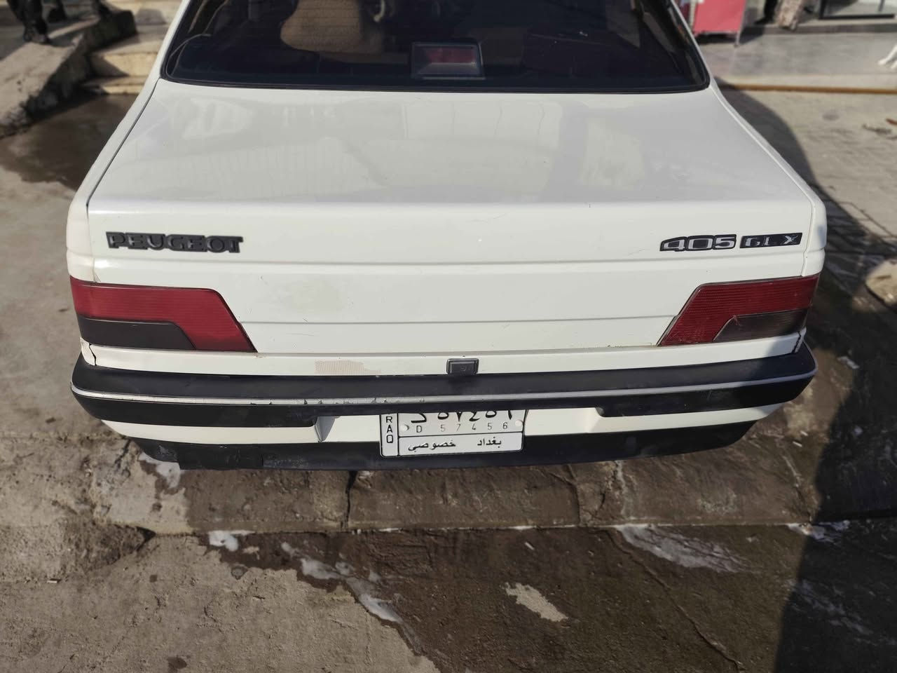 بیجو 405مودیل 2009 یه ک په له بویاغی هه یه ته حویل اصلیه سه نه وی پلاستیکه ته بریته هه مووگیانی به شه ت مالی دوسته  ژماره ی ته له فون *********** سلیمانی السليمانية, العراق
