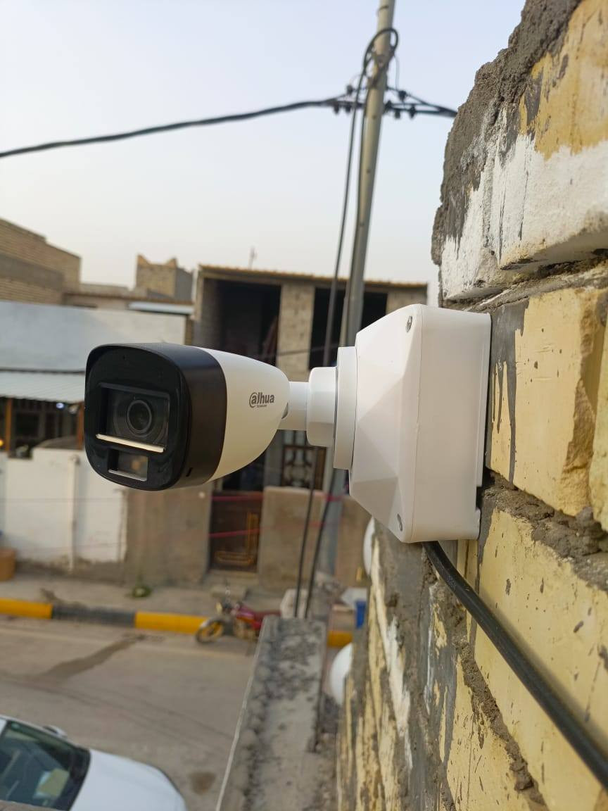 لله الحمد 
✔️جزء من الاعمال 
✔️ تم تنصيب مجموعة كاميرات مراقبة نوع ✔️دهوا في احد مواقع العمل في واسط العزيزية
✔️  9 كاميرا فول كلر ملون ليلي نهاري 
 ✔️وتم تأمين الموقع بالكامل مع تسليك متكامل ✔️مع توزيع البوكسات   
✔️مراقبة أمنيّة متكاملة لموقع العمل
تنصيب وتجهيز جميع الماركات العالمية 
✔️لتواصل واتساب ***********
