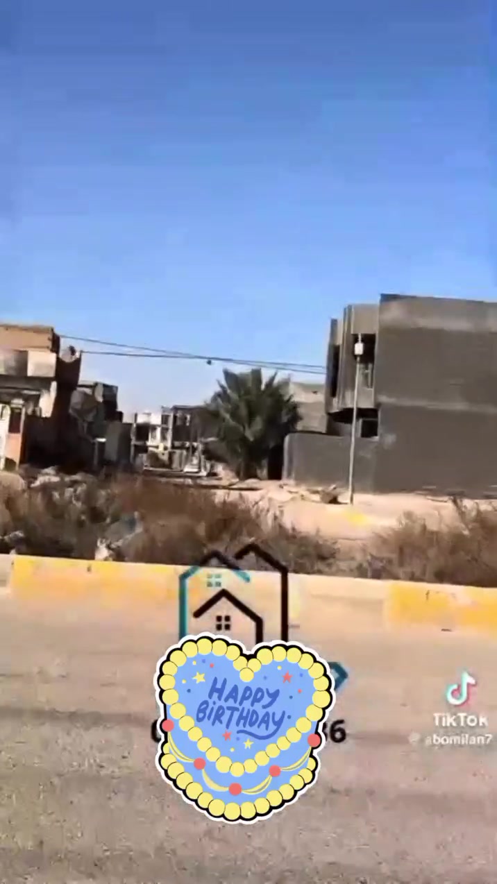 سلام عليكم  بيت 25متر  شارع40 بشهداء قرب لمدرسه لصينيه رايدة بفلوسه73 ورا ضربه قبل لقرار لجديد ياخذون ضربه6ملاين بقرار لجديد بل عقارات  ستغلو قبل لصعود ***********
