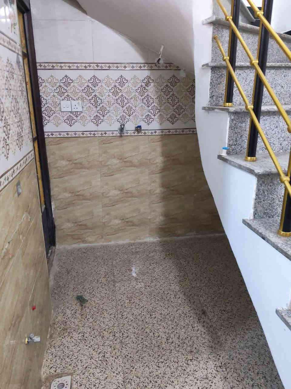 #للأيجار في السيدية
50 مترنضيف جداً 

يحتوي على 
• ثلاث غرف نوم 
• مدخل واحد
• صحيات عدد 3
• موقع العقار بشارع الضيافه
 • سعره : ٨٠٠ وبي مجال 
للأستفسار : ***********
